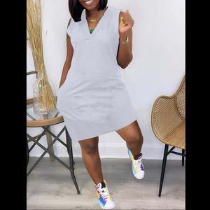 V-neck dress with pockets